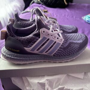 Adidas: Women's Ultraboost 5.0 DNA H06336, CLR: Tech Purple/Gold Metallic, Sz: 6